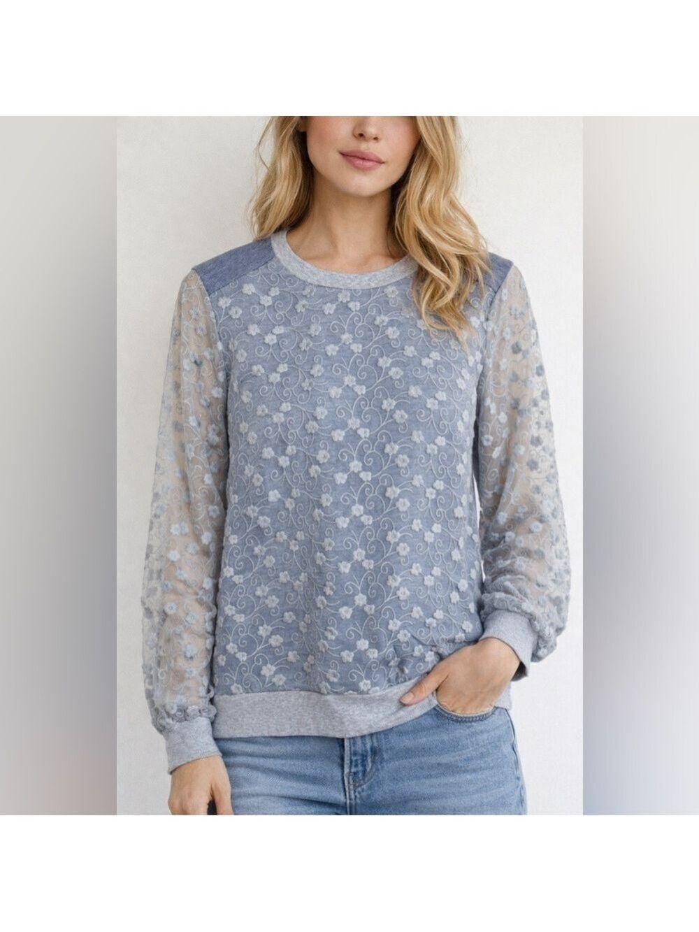 NWT Listicle Blue Grey Floral Lace Sleeve Crewneck Top Women’s Small
